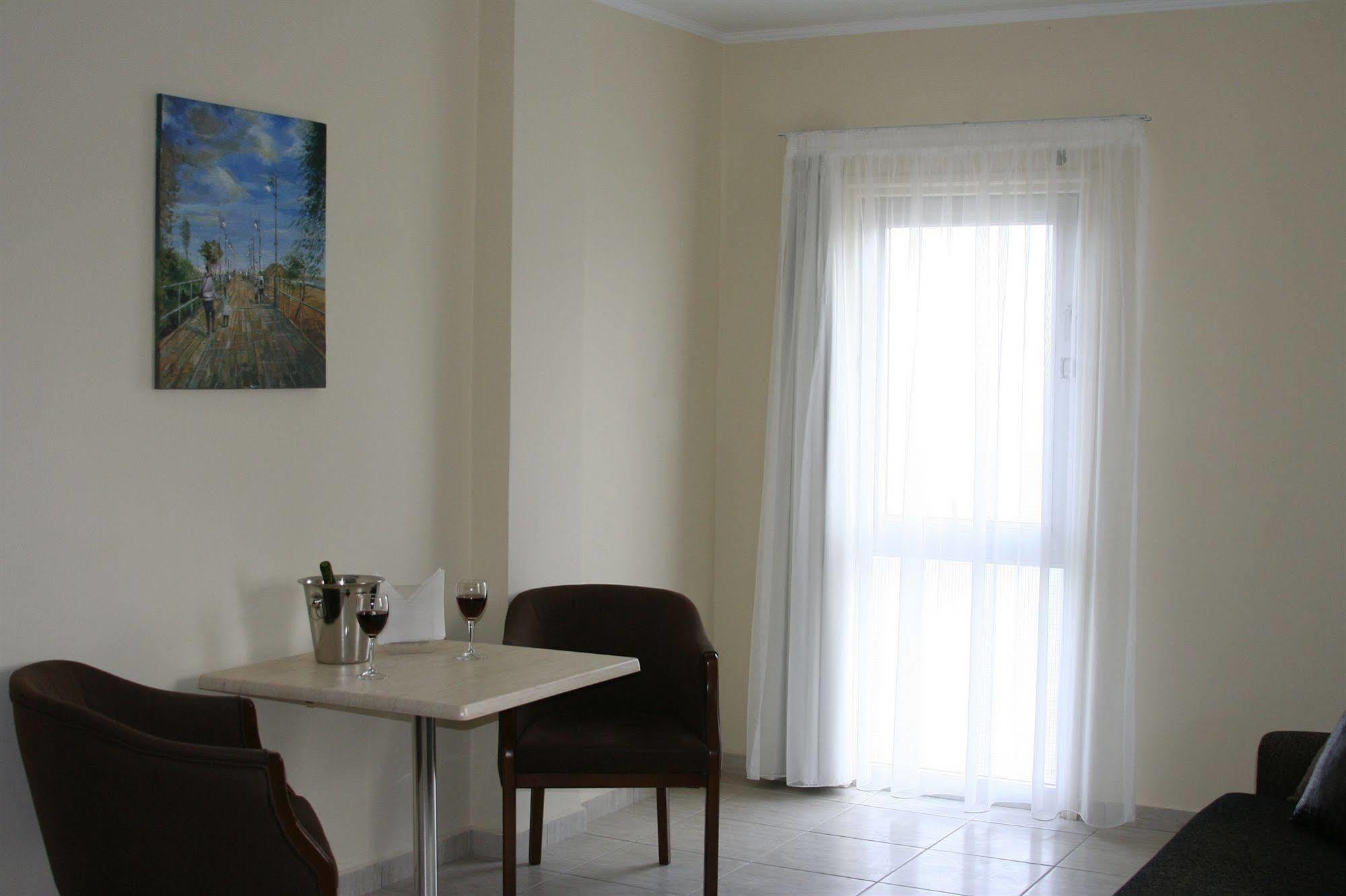 Mackenzie Beach Hotel Larnaca Room photo